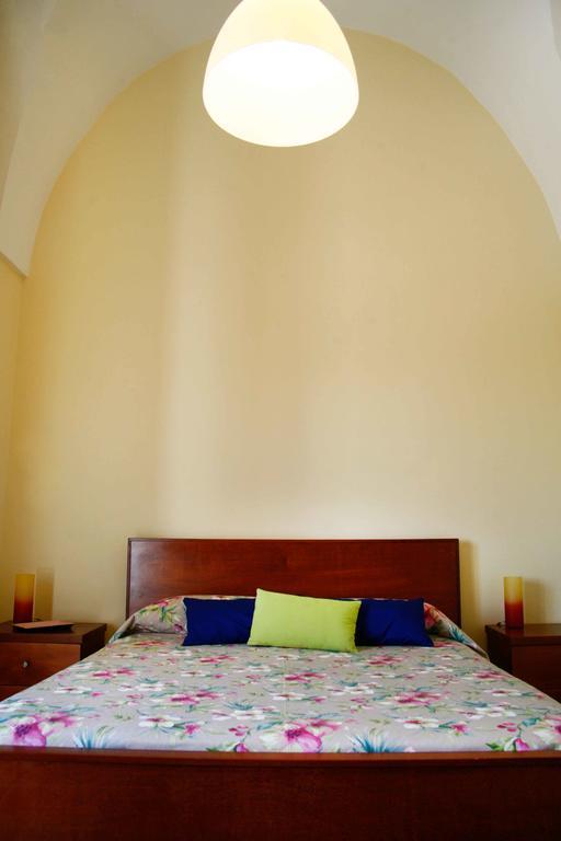 Le Tre Civette Bed & Breakfast Lecce Exterior photo