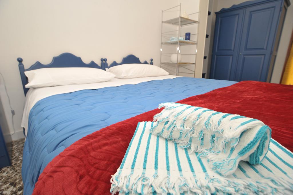 Le Tre Civette Bed & Breakfast Lecce Exterior photo